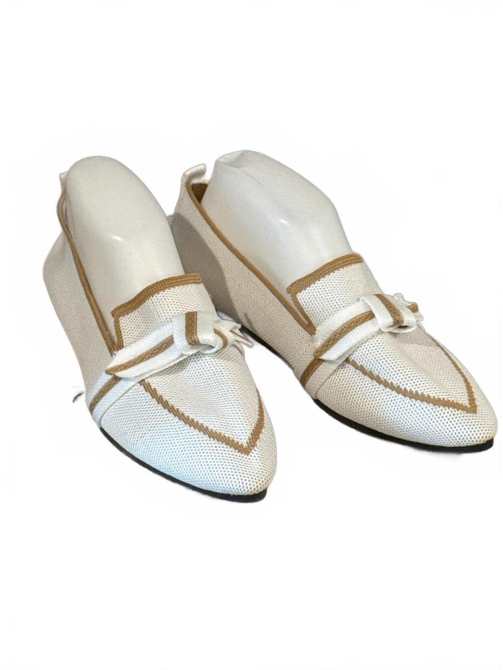 White and Tan Pointed Toe Loafers with Bow Detail Size 41